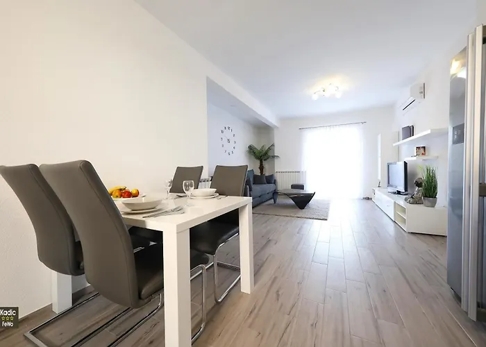 Carmen Deluxe Apartment Vir
