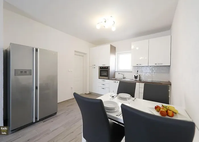 Apartment Carmen Deluxe Vir
