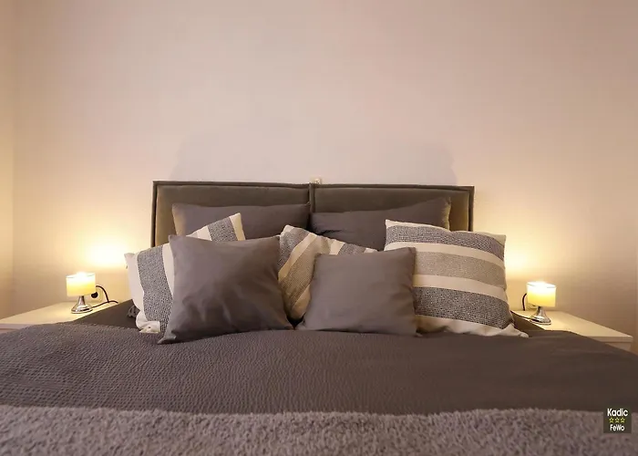 Carmen Deluxe Apartment *