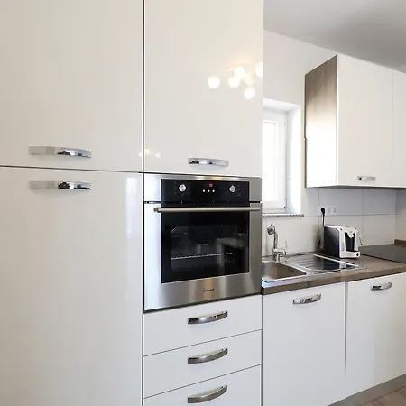 Carmen Deluxe فير