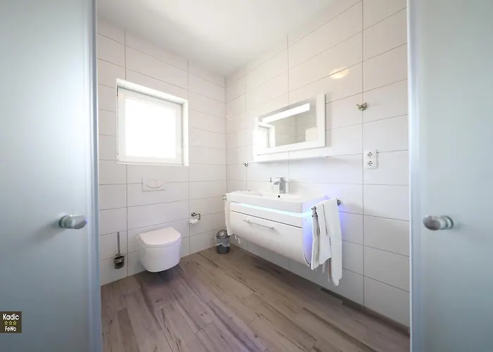 Carmen Deluxe * فير